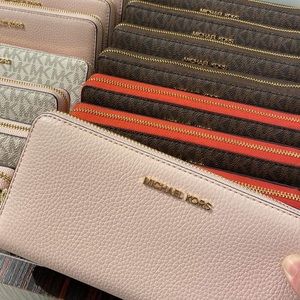 Crossgrain Leather Continental Wristlet
